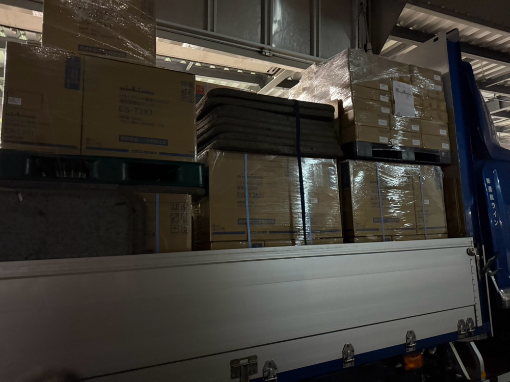 7.3mの荷台にフル満タン‼️
