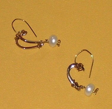 glitter,earring,gold-auric,pearls,metal