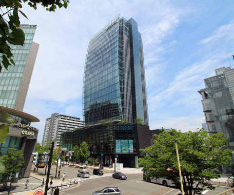 新潟 建設業許可申請代行センターが12階に入居する中央区万代の新潟日報メディアシップ