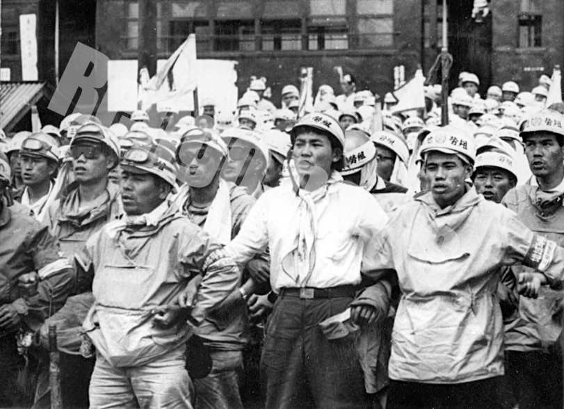「総資本対総労働」とも呼ばれた三井三池争議。ストライキ闘争は200日におよぶ（1960年）