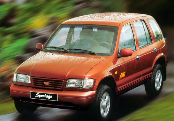 kia sportage di 1994 rosso e quattro porte, non e un versione cabrio con soft top kia sportage