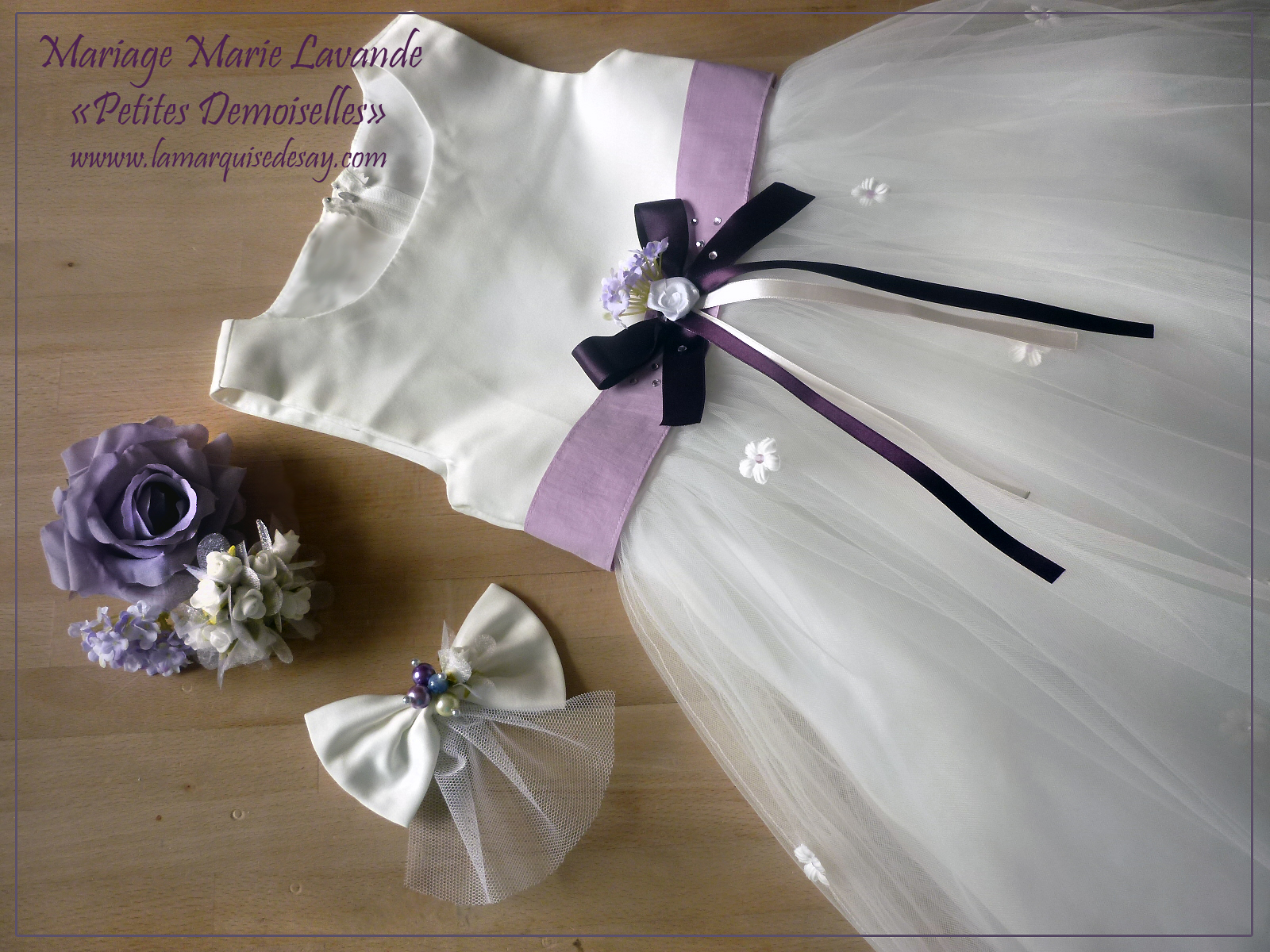 Demoiselle d'honneur avec sa voilette - Assortie à la mariée