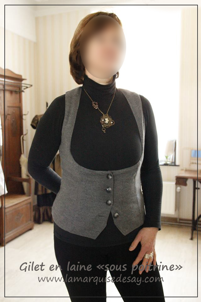 Gilet en laine sous poitrine - Demande sur-mesure