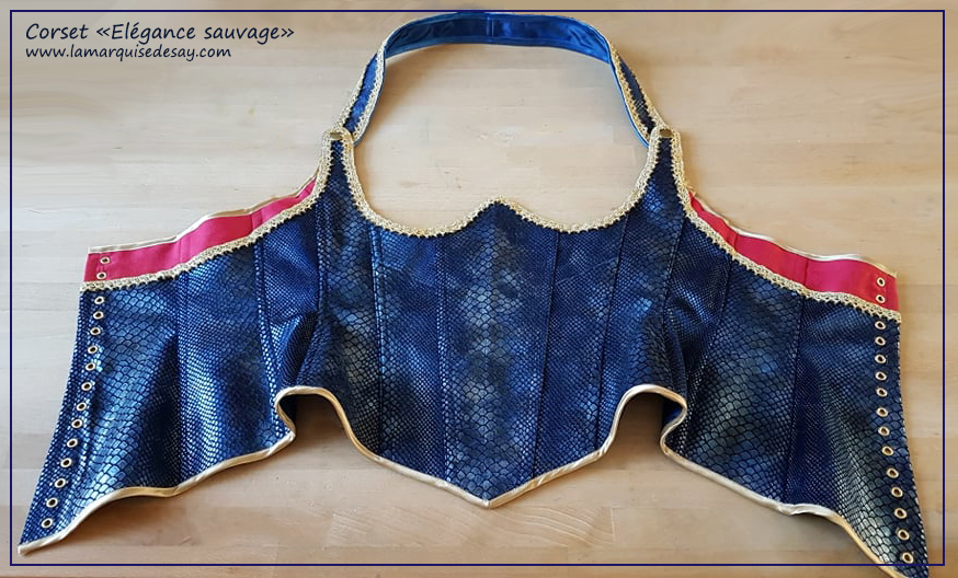 Corset sous poitrine - imitation peau de crocodile - Demande sur-mesure