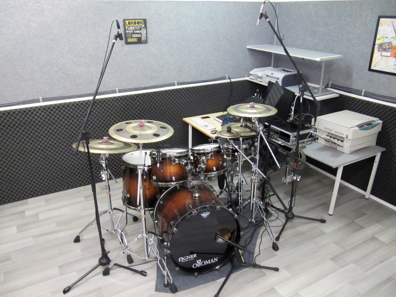 Unterrichtsraum Endingen, Mapex Black Panther "Blaster" Lehrer-Schlagzeug