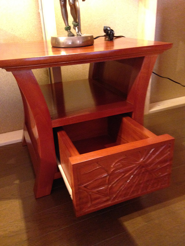 Hawaiian Carving Lamp Table