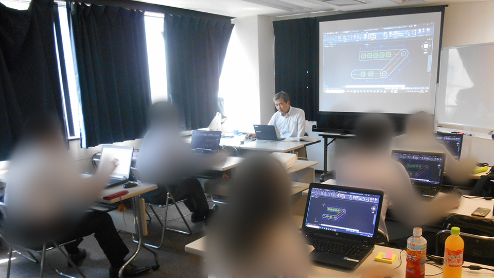 【AutoCAD】大阪府　製造メーカー様【グループ講座】講習実施事例