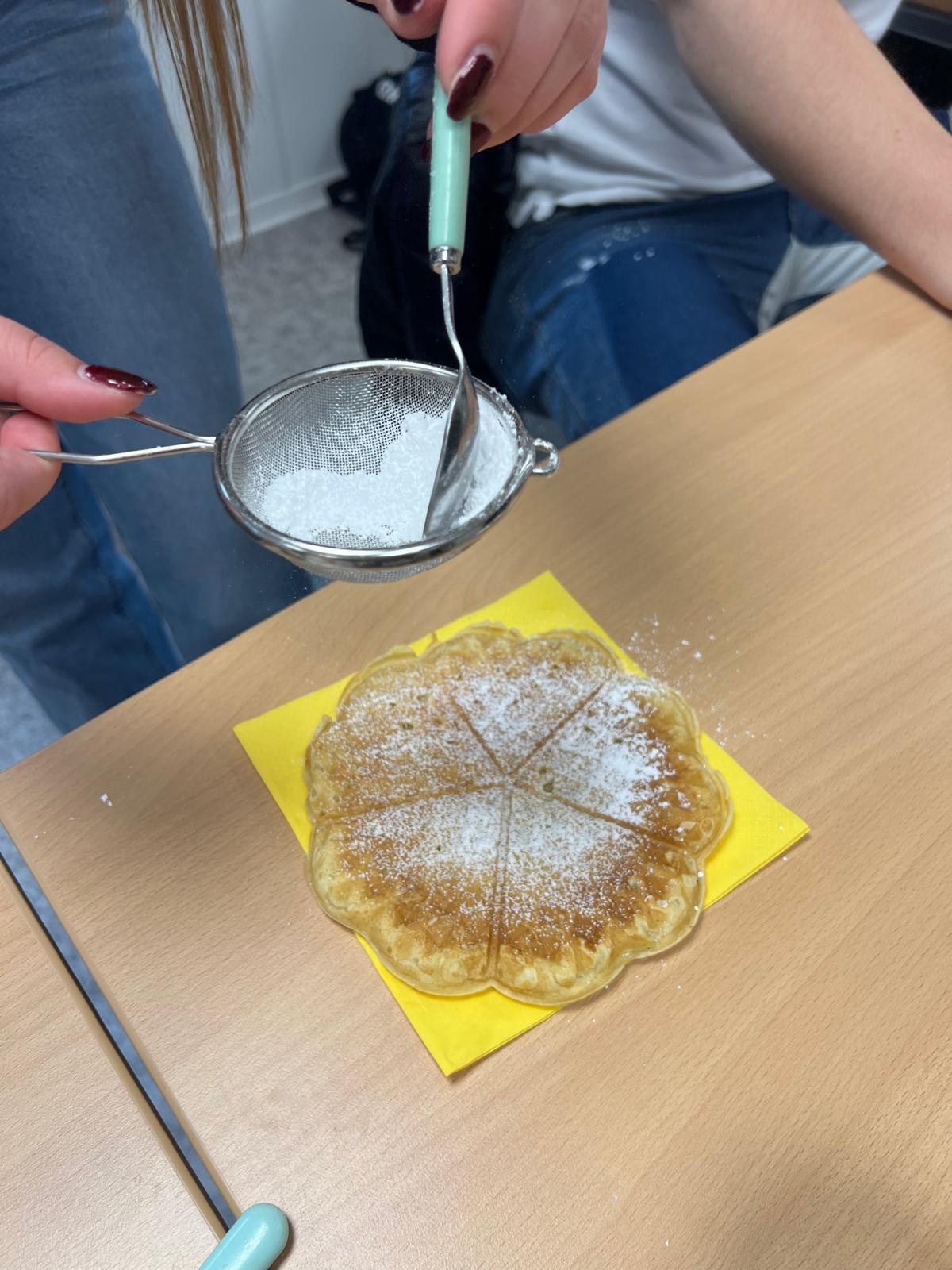 W wie Waffelverkauf der Oberstufe für die Abikasse