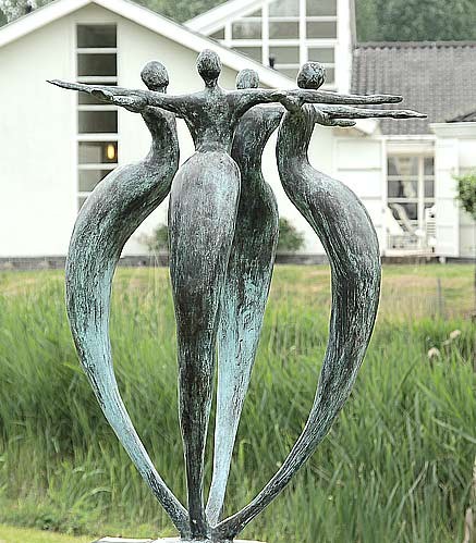 Moderne Gartenskulpturen Bronze Artesklassik Skulpturen Die geschichte der gartenkunst reicht weit in die vergangenheit zurück, jedoch gerät sie deshalb noch lange nicht in vergessenheit. moderne gartenskulpturen bronze