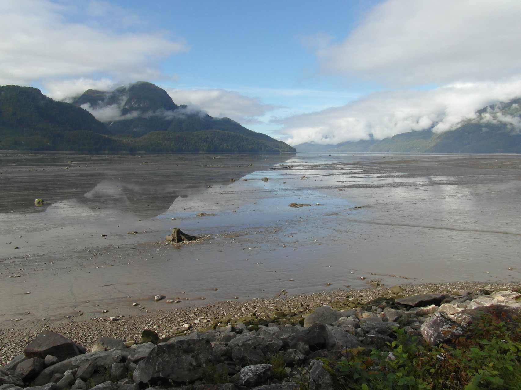 Basalt Creek voor de Meziadin Junction 