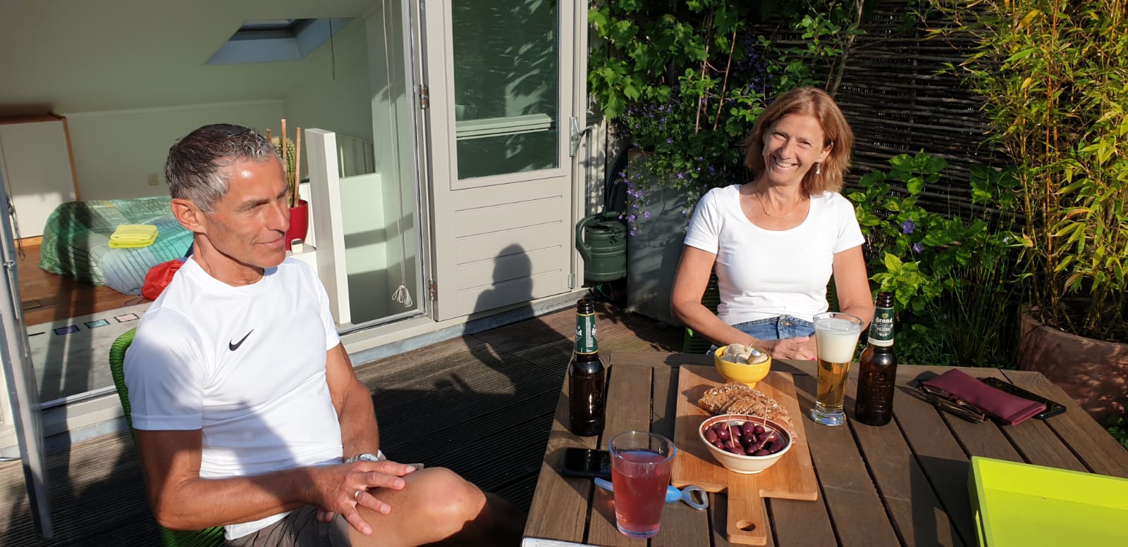 Eten op het dakterras van Bert & Hansruedi