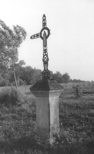 croix de chemin Chez Bellevau
