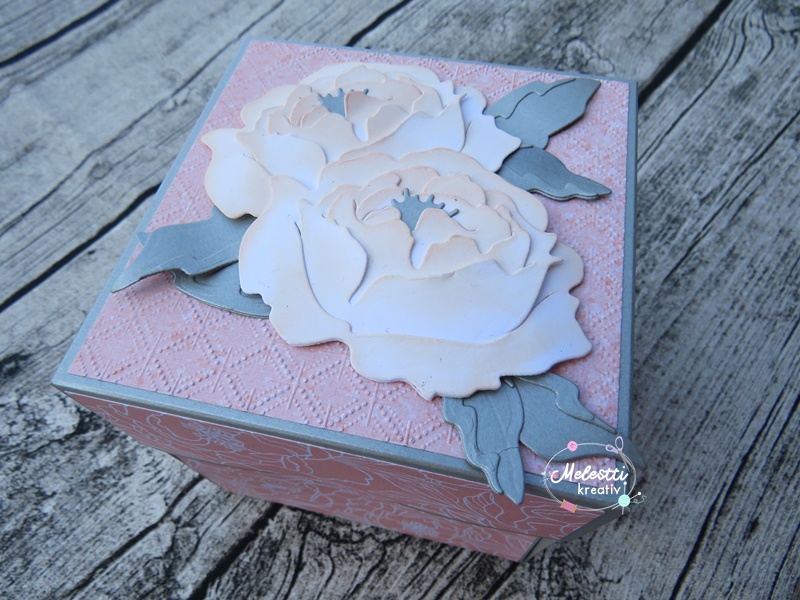 Explosionsbox mit der Pfingsrosen-Poesie