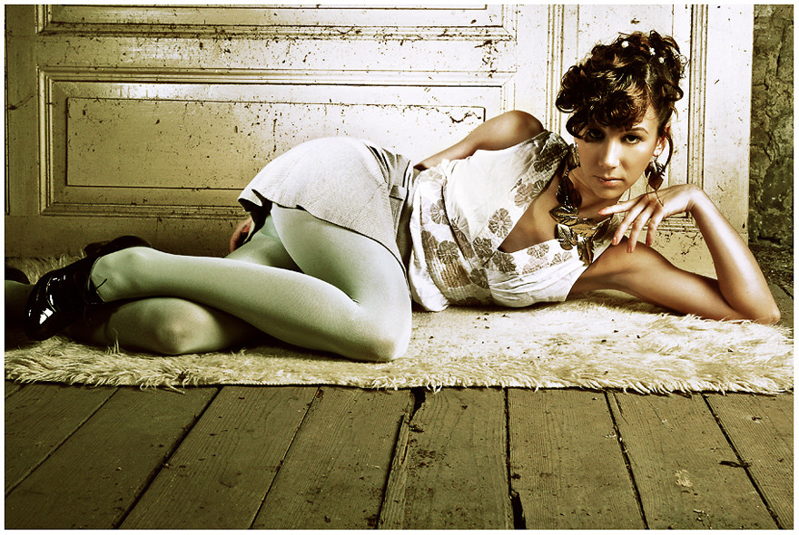 dachboden, fashion fotoshooting, girl, lady, photoshooting, carolin heuser, carolin heiming, www.carolinheiming.de