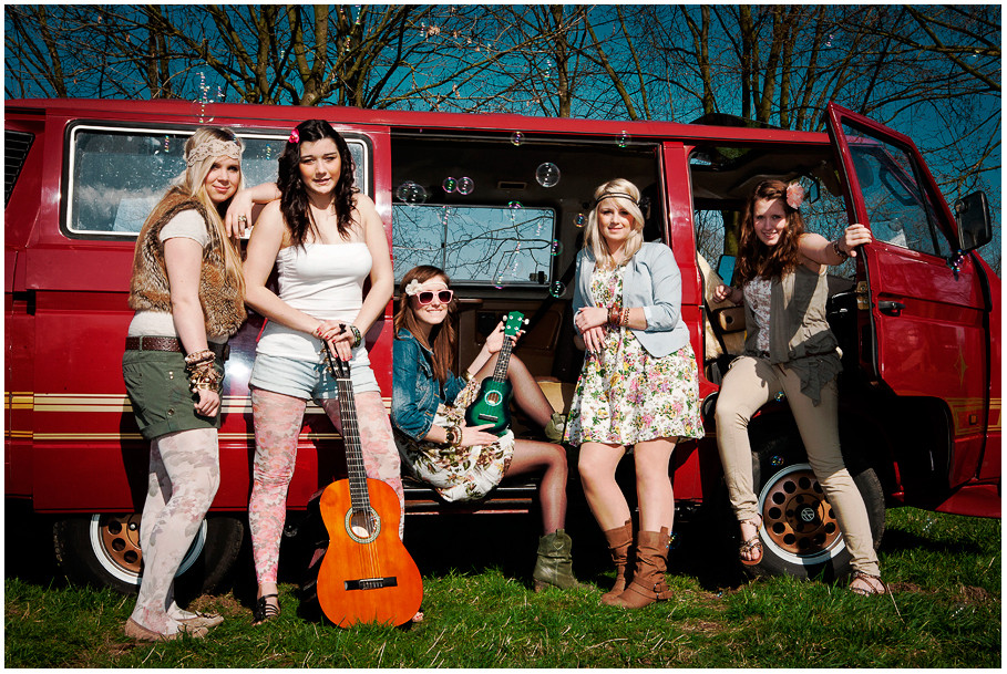 sun, vw bus, T5 fotoshooting, bulli, mädchen, girls, retro look, guitar, gitarre, summer of love, friends, bulli love, 