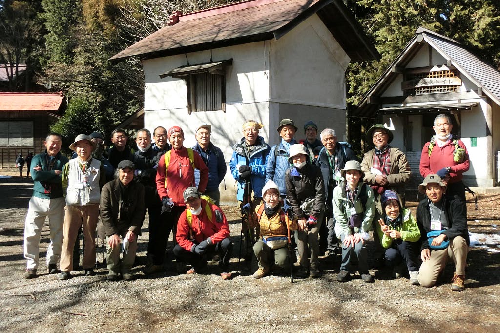 昼食後阿寺諏訪神社前で