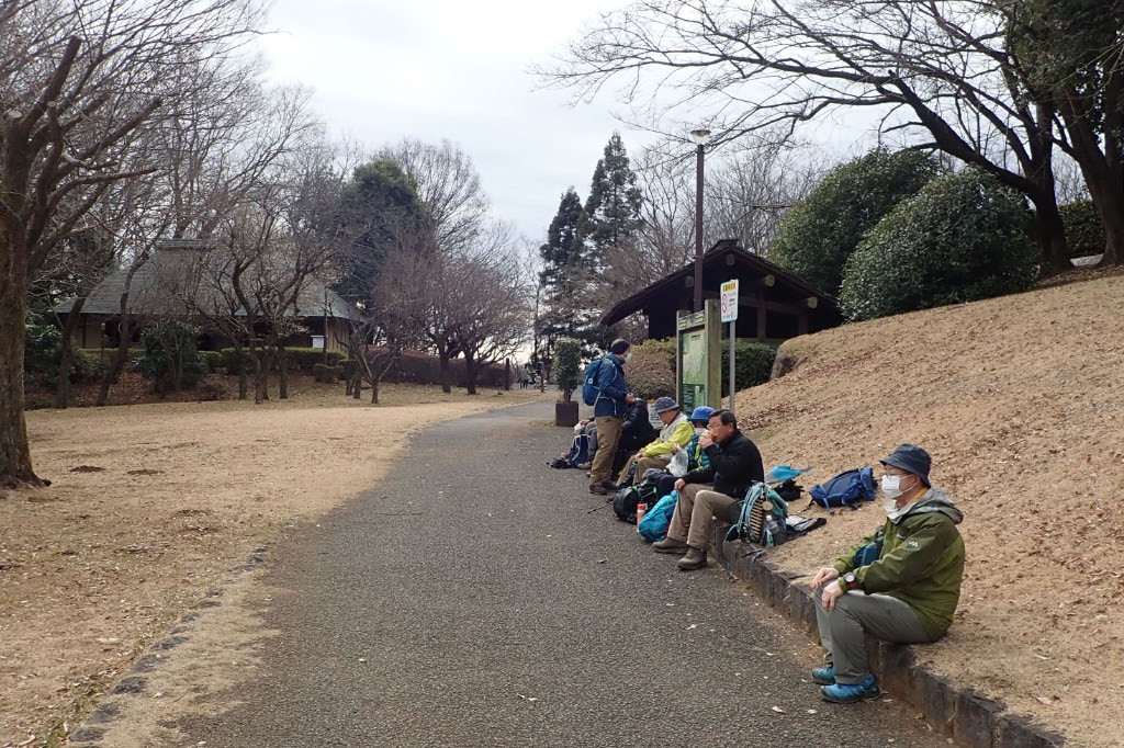 一本杉公園での昼食時の一齣