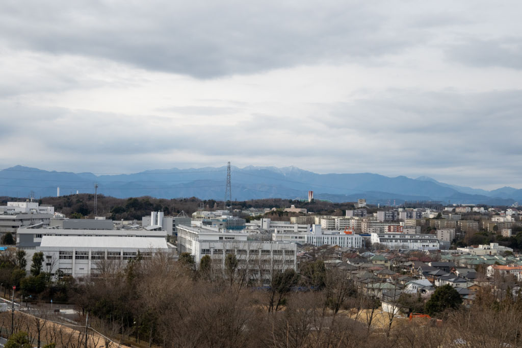 展望広場１：南西方向に丹沢山塊を臨む