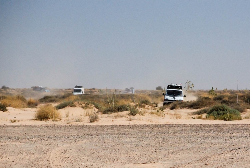 Der Konvoi des Drive to Help e.V. 2014 auf dem Weg durch die Sahara