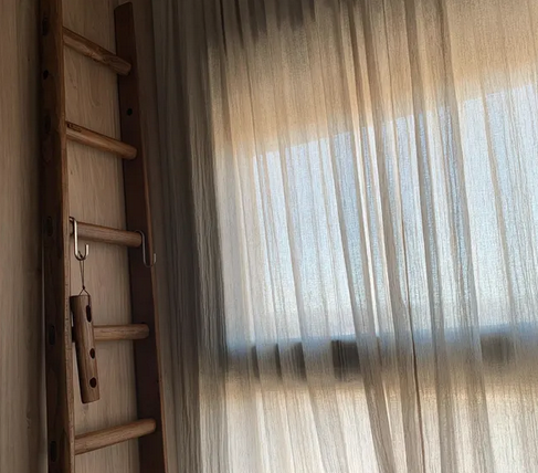 La scala è molto bella e di buona qualità. Che bello e spettacolare. Il problema è stata la spedizione, che alla fine ha impiegato molto tempo per arrivare a casa tua - David