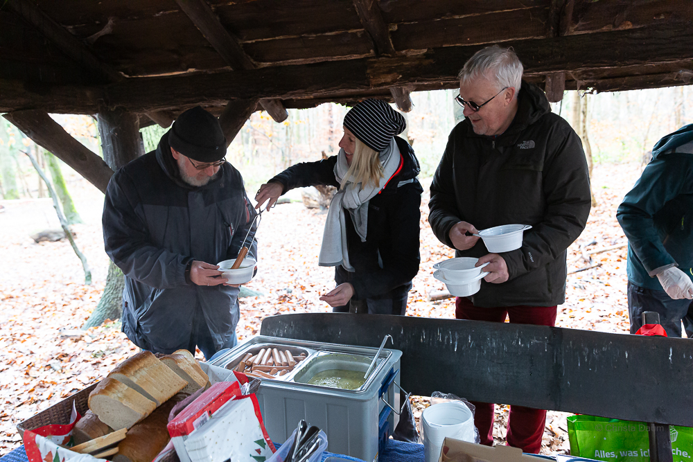 Darmstädter Lauf-Treff Ökologische Aufforstung Waldrand Neubaugebiet Ludwigshöhviertel am 7.12.2024 Darmstadt, Foto: Christa Daum