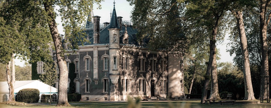 View of the park and the Château Belle Epoque, guest rooms and gîtes in Linxe 40, Les Landes