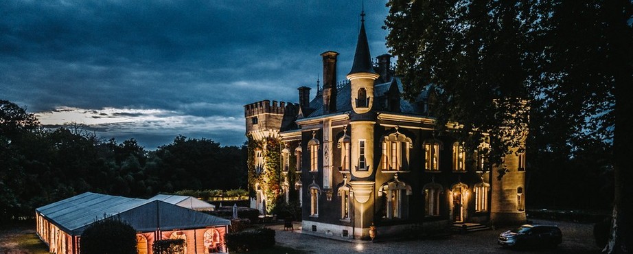 Château Belle Epoque by night, for parties, birthdays, family gatherings and other evening festivities in Les Landes, in Linxe (40).