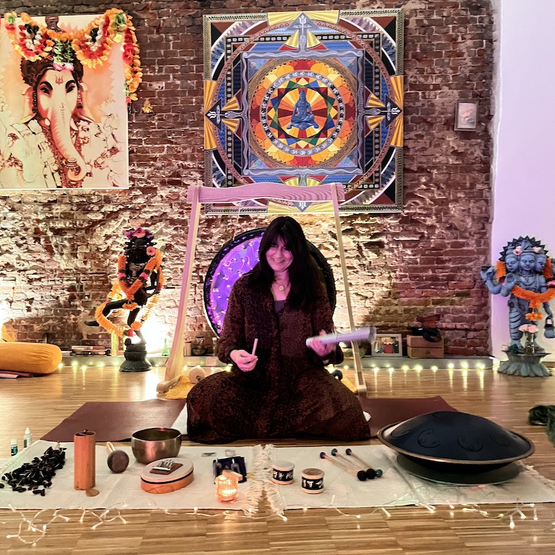 Gong Bath & Sound Journey mit Gong, Klangschalen, Handpan und anderen Instrumenten in Hamburg