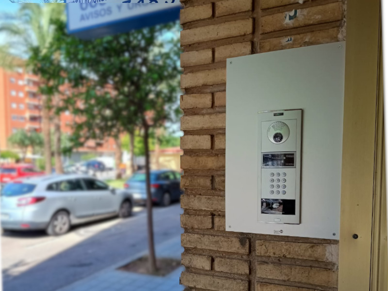 Segunda actualización de auta por Fermax en Tomás de Villarroya