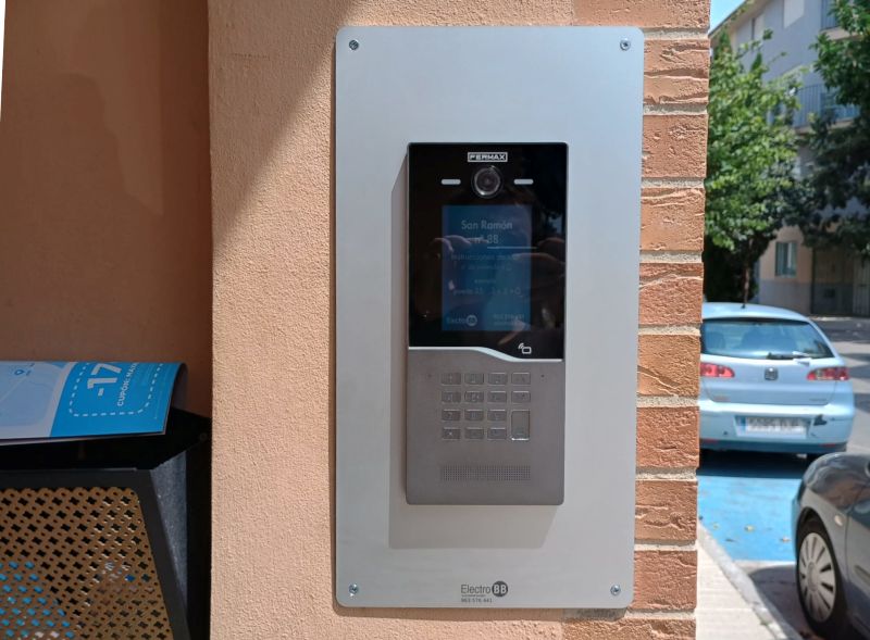 Placa de video portero Cora de Fermax