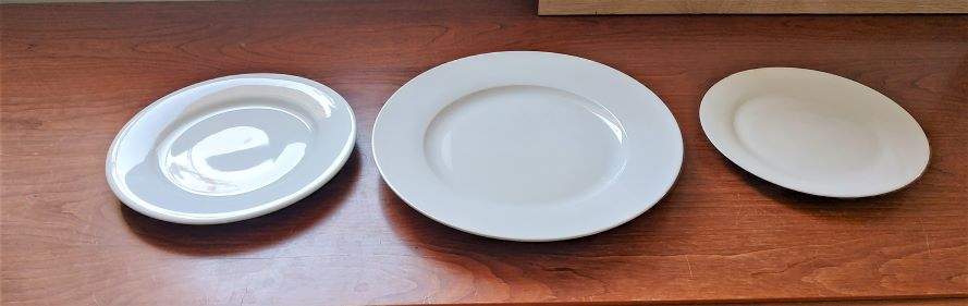 100 assiettes plates diamètre 27cm, idem diam 18