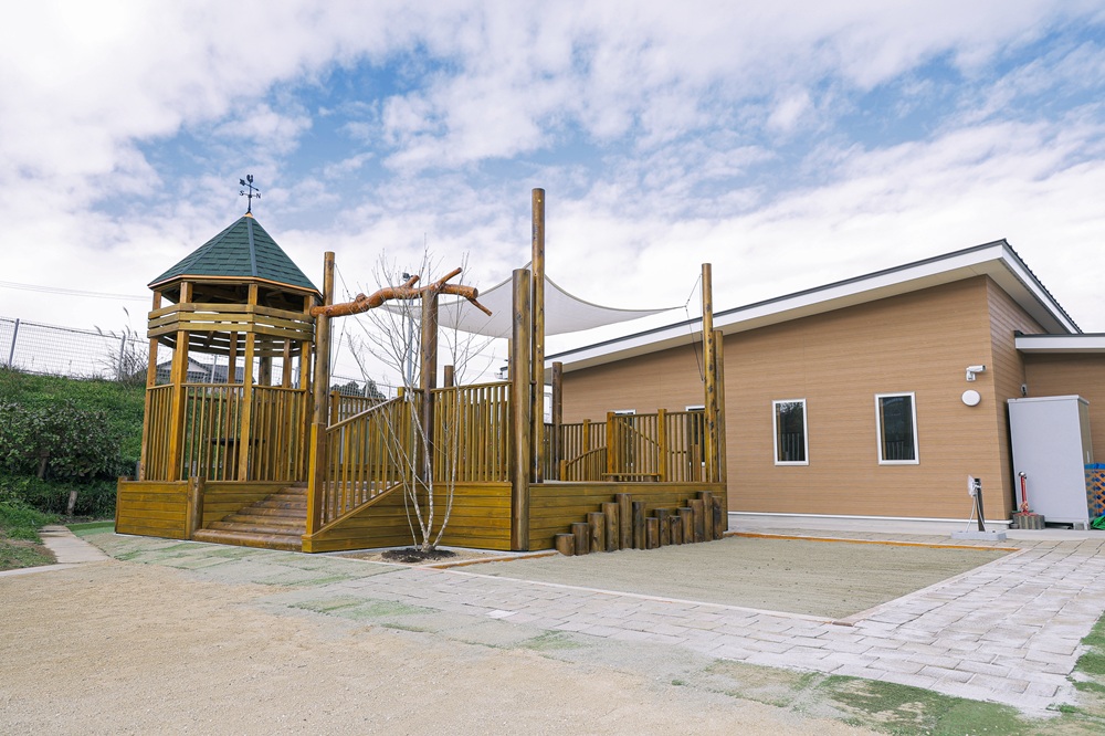 高床式 浮き砂場