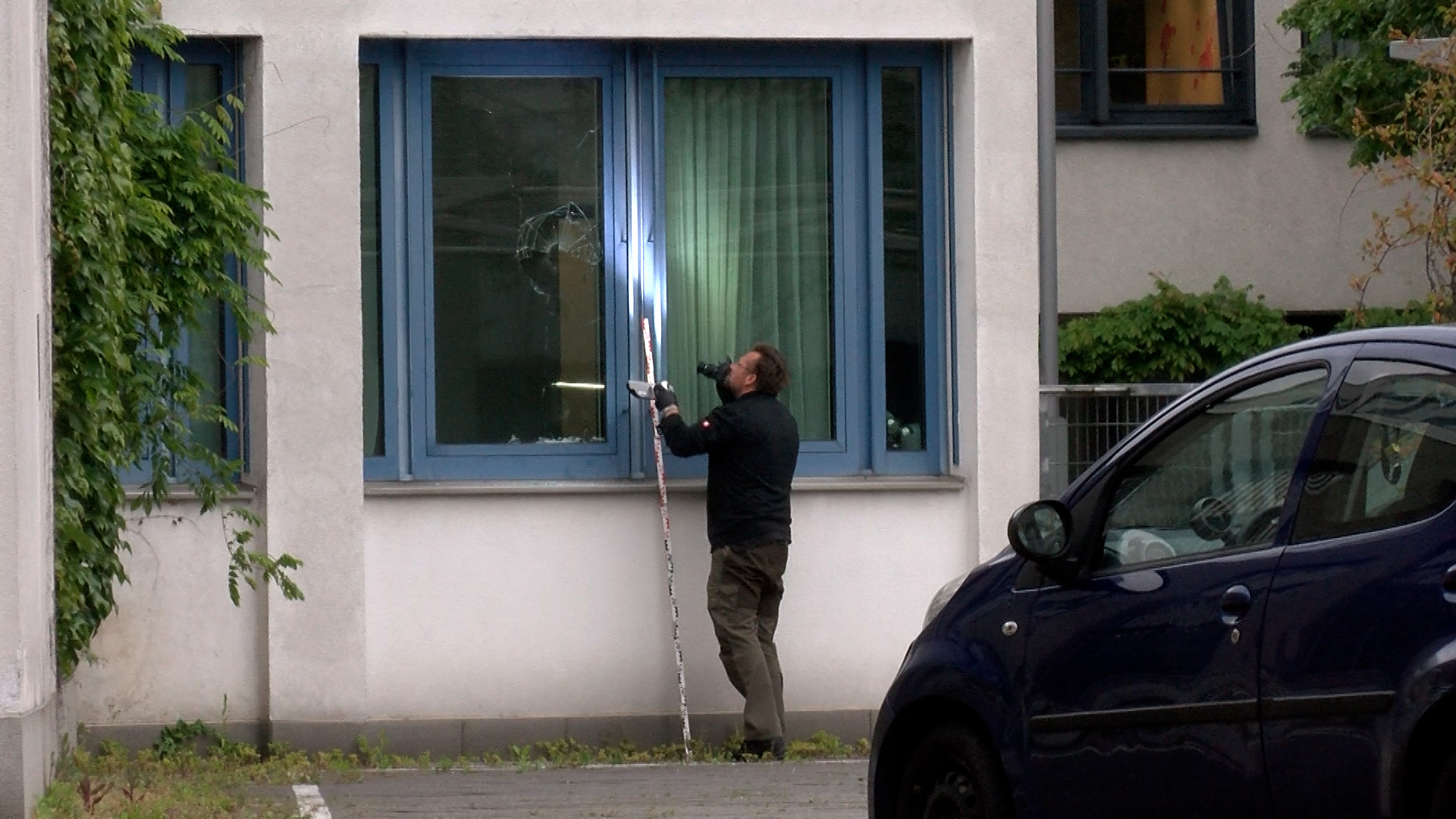 Heidelberg - Bergheim: Fensterscheiben an zwei Dienstgebäuden der Polizei beschädigt