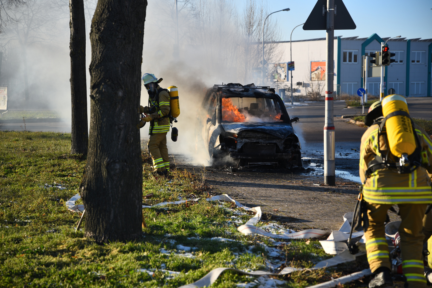 Mannheim-Oststadt: Feuerwehreinsatz wegen eines brennenden Fahrzeuges