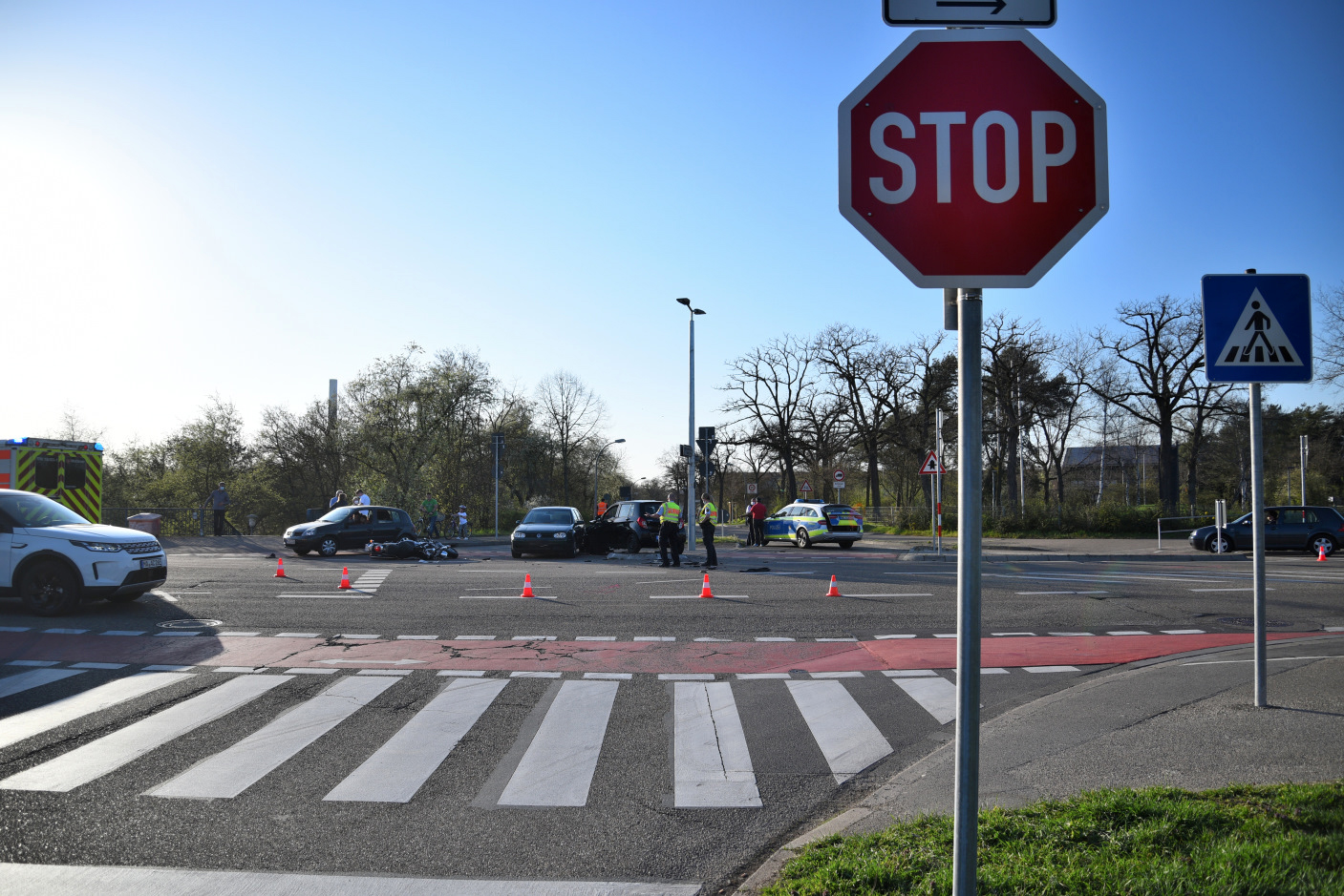 Mannheim: Motorrad übersehen - zwei Verletzte