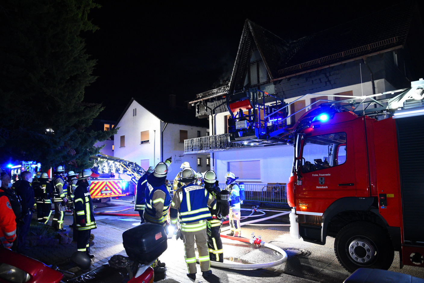 Weinheim/Rhein-Neckar-Kreis: Dachstuhlbrand verursacht Sachschaden von ca. 200 000,- Euro