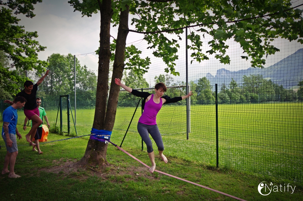 Gleichgewichtstraining auf der Slackline - Natify