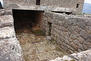 entrée de la cryptedu neomanteion de Mesopotamos en Grèce