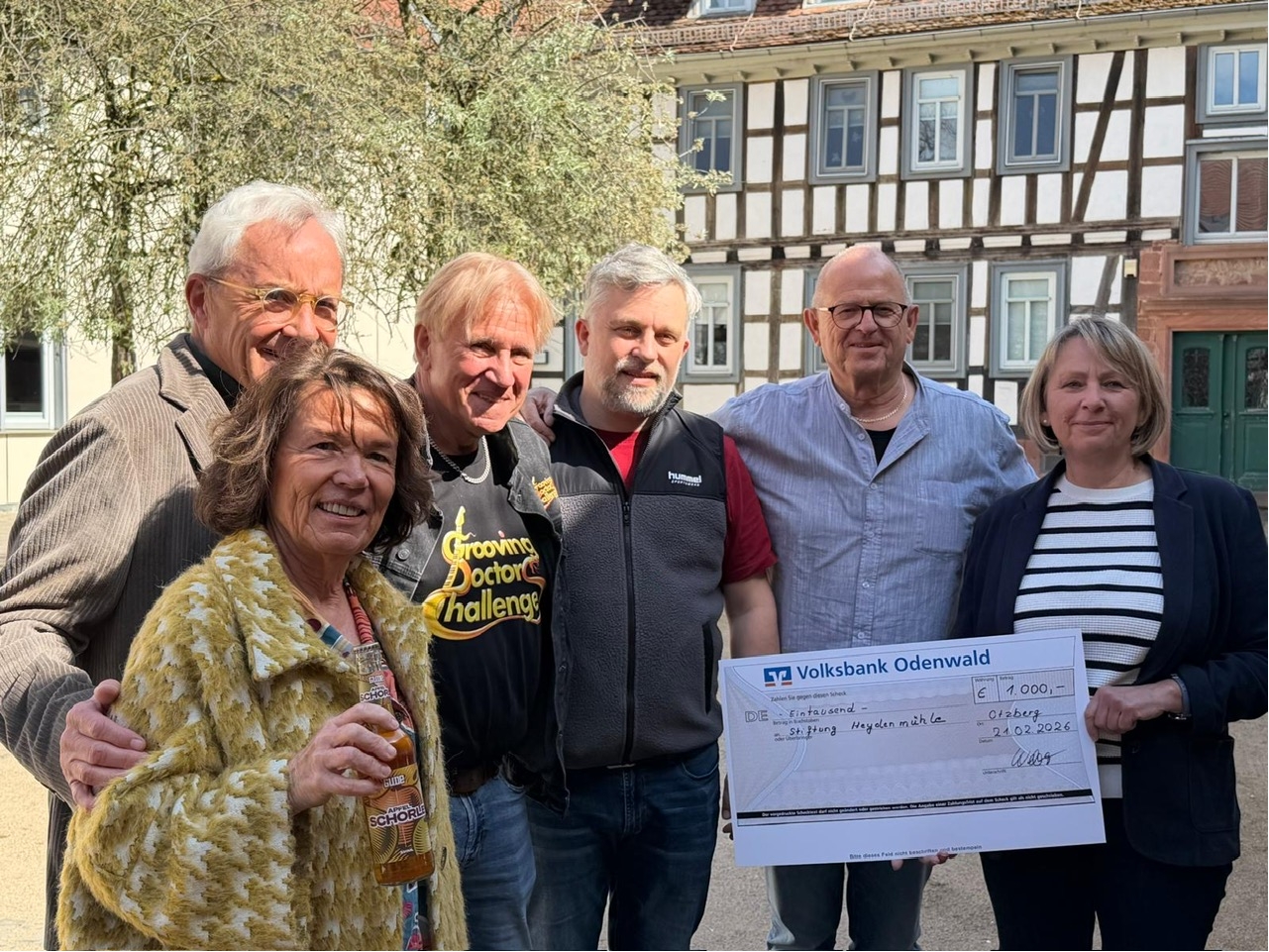 Spendenübergabe und Konzert der Grooving Doctors