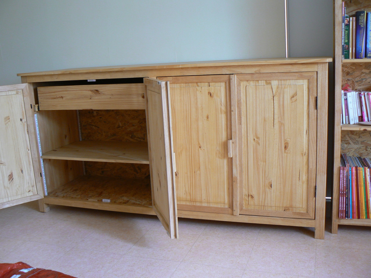 Meubles en bois massif  Meubles en Bois massif sur mesure, Mobilier et