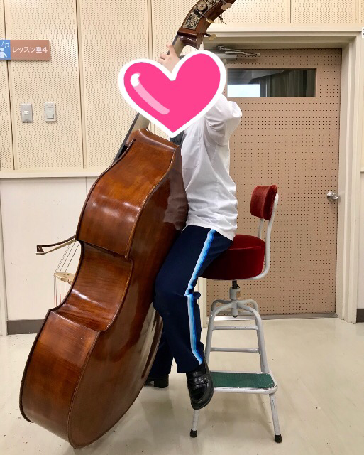 バス椅子の座り方 - コントラバス取扱説明書