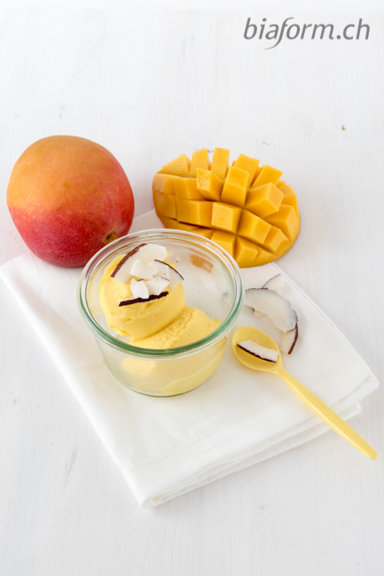 Foodblog Schweiz, Mango Eis Rezept, Mango Glace mit Kokos, Mangoglace mit Joghurt, Glace selber machen