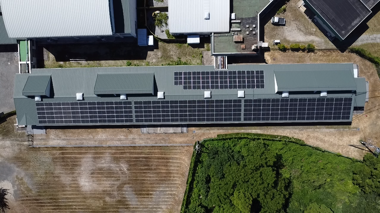 屋根太陽光設置工事（127.33KW）佐賀市