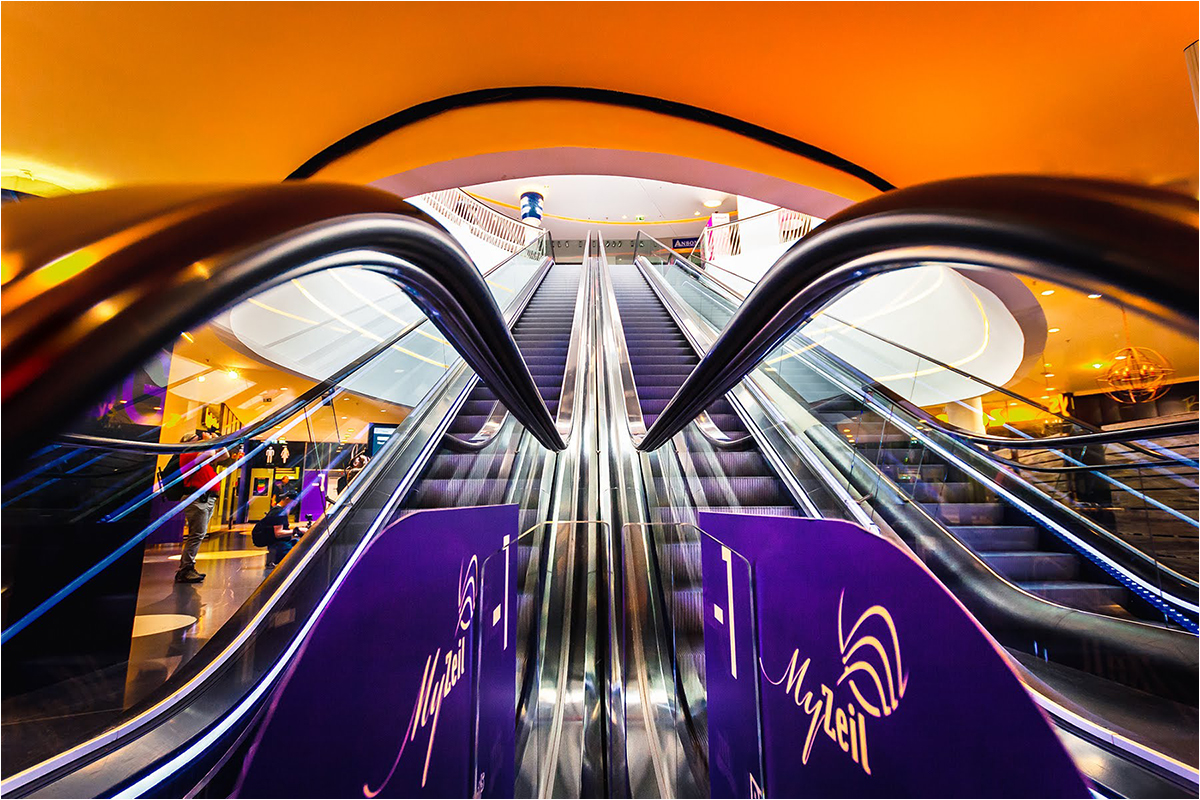 2. Platz: Brigitte Sanladerer "Rolltreppe MyZeil Frankfurt"