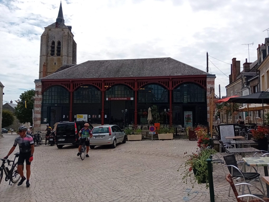 La Halle de Beaugency (office du Tourisme)
