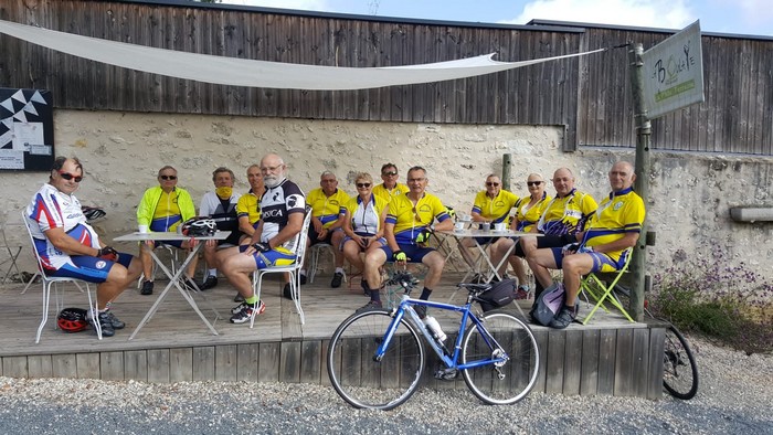 Pause café à Athé sur Cher (sur la voie verte)