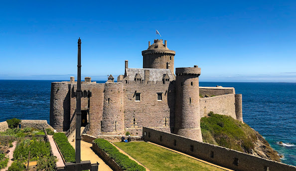 Fort la Latte, Château de la Roche Goyon
