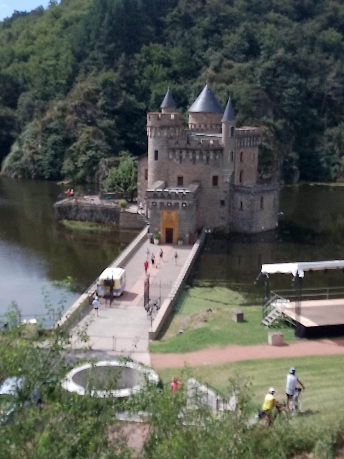 Château de la Roche à Saint Priest-la-roche