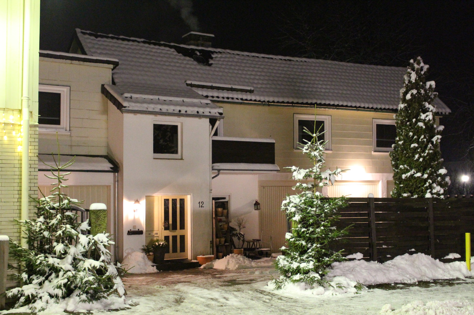 Hauseingang im Winter