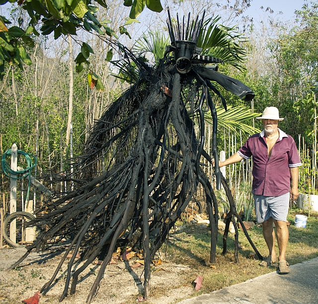 Sam Roi Yod, Thailand, Objet Trouve